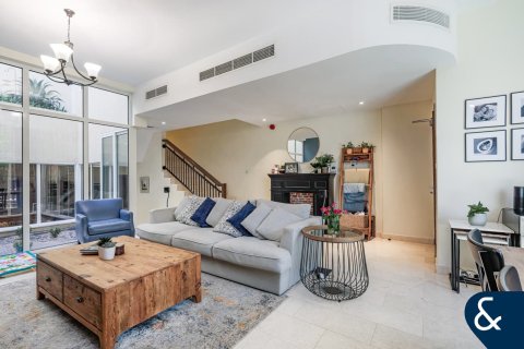 Townhouse sa Jumeirah Village Circle, Dubai, UAE 3 silid-tulugan, 286 sq.m. № 697796 - larawan 3