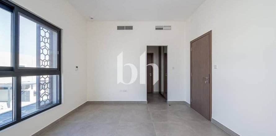 Al Rahmaniya, Sharjah, UAE의 빌라 침실 3개, 208제곱미터 번호 642859