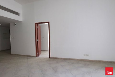 Apartmen di Motor City, Dubai, UAE 1 bilik tidur, 102.3 meter persegi № 727198 - foto 7