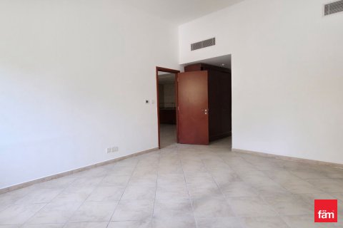 Apartmen di Motor City, Dubai, UAE 1 bilik tidur, 102.3 meter persegi № 727198 - foto 14