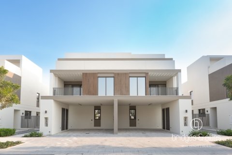Villa asukohaga Tilal Al Ghaf, Dubai, AÜE: 4 magamistoaga, 220 m² Nr 688212