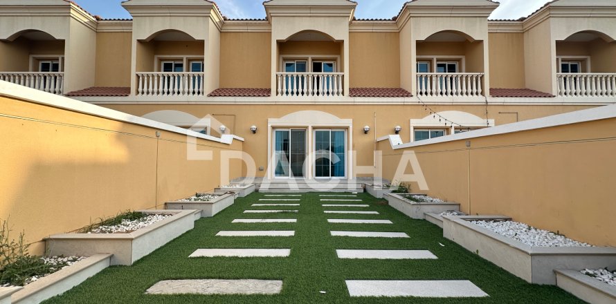 Villetta a schiera a Jumeirah Village Triangle, Dubai, EAU 2 camere da letto, 152 mq. № 710307