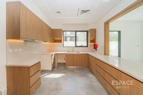Al Furjan、Dubai、UAE にあるヴィラの賃貸物件 4ベッドルーム、331 m2、No650023 - 写真 3