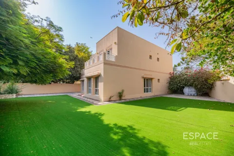 Meadows、Dubai、UAE にあるヴィラの賃貸物件 5ベッドルーム、353 m2、No650028 - 写真 1