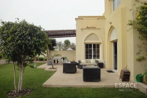 The Springs、Dubai、UAE にあるヴィラの賃貸物件 3ベッドルーム、270 m2、No650022 - 写真 1