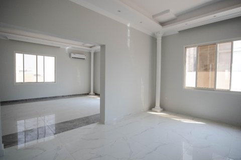 Villa te koop in Al Dhait, Ras Al Khaimah, VAE 5 slaapkamers, 1115 vr.m., nr 656886 - foto 8