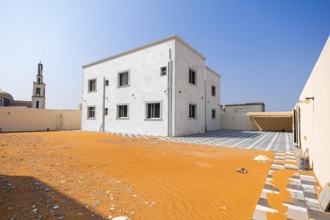 Villa te koop in Al Dhait, Ras Al Khaimah, VAE 5 slaapkamers, 1115 vr.m., nr 656886 - foto 1