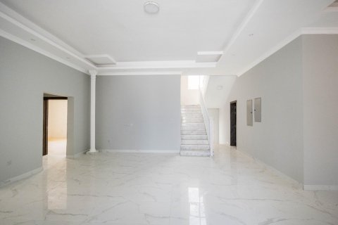 Villa te koop in Al Dhait, Ras Al Khaimah, VAE 5 slaapkamers, 1115 vr.m., nr 656886 - foto 3