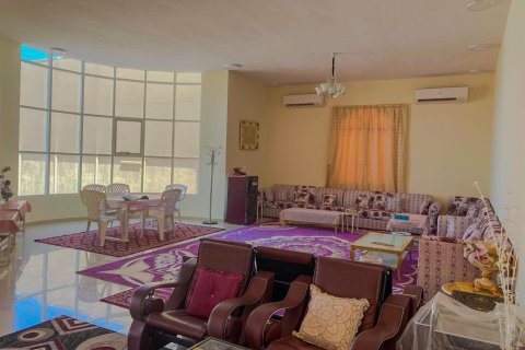 Villa à vendre à  Al Riffa, Ras Al Khaimah, EAU 6 chambres, 1394 m2 № 656889 - photo 4