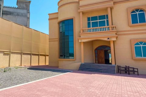 Villa à vendre à  Al Riffa, Ras Al Khaimah, EAU 6 chambres, 1394 m2 № 656889 - photo 3