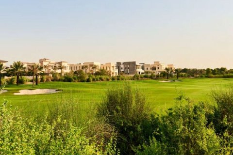 Pământ de vânzare în Dubai Hills Estate, Dubai, EAU 702 mp. №701147 - poză 1