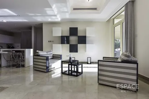 Villa te koop in Jumeirah Islands, Dubai, VAE 4 slaapkamers, 492 vr.m., nr 737785 - foto 5
