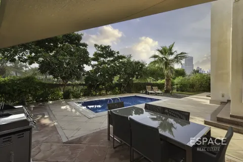 Villa te koop in Jumeirah Islands, Dubai, VAE 4 slaapkamers, 492 vr.m., nr 737785 - foto 13