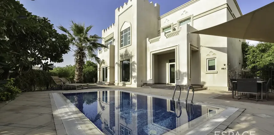 Villa in Jumeirah Islands, Dubai, VAE 4 slaapkamers, 492 vr.m. nr 737785