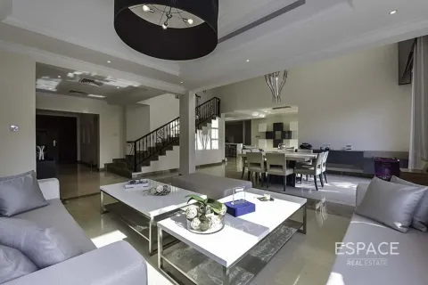 Villa te koop in Jumeirah Islands, Dubai, VAE 4 slaapkamers, 492 vr.m., nr 737785 - foto 4