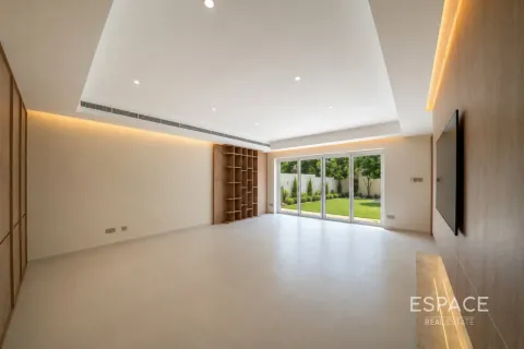 Willa na sprzedaż w Arabian Ranches, Dubai, ZEA 3 sypialnie, 236 mkw., nr 737787 - zdjęcie 2