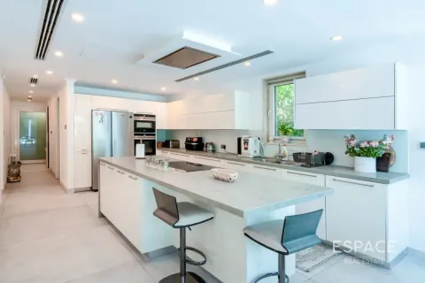 Willa na sprzedaż w Jumeirah Park, Dubai, ZEA 5 sypialnie, 436 mkw., nr 737786 - zdjęcie 6