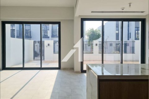 Vilë në Dubai Land, Emiratet e Bashkuara Arabe 4 dhoma gjumi, 230 m2. № 634421 - Foto 5