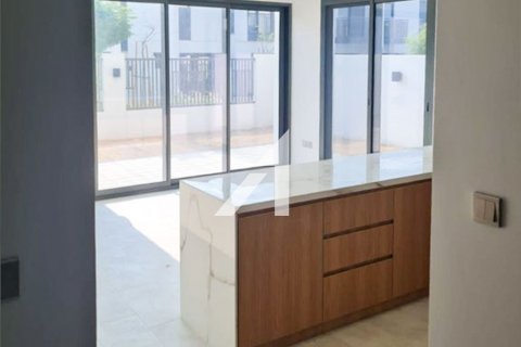 Vilë në Dubai Land, Emiratet e Bashkuara Arabe 4 dhoma gjumi, 230 m2. № 634421 - Foto 12