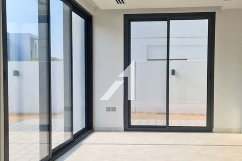 Vilë në Dubai Land, Emiratet e Bashkuara Arabe 4 dhoma gjumi, 230 m2. № 634421 - Foto 6