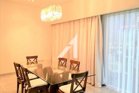 Apartmen di DIFC, Dubai, UAE 1 bilik tidur, 118.4 meter persegi № 634422 - foto 6