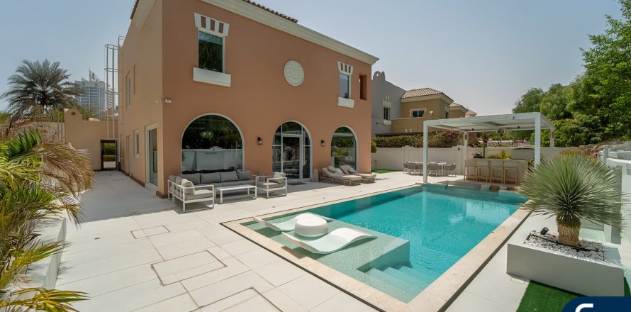 Villa em Dubai Sports City, Dubai, EAU 5 quartos, 418 m2 № 667769