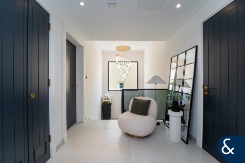 Villa in vendita a Dubai Sports City, Dubai, EAU 5 camere da letto, 418 mq. № 667769 - foto 8