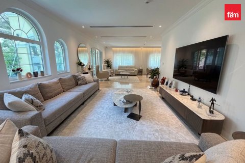 Вилла в Jumeirah Park, Дубай, ОАЭ 3 спальни, 503.7м2 № 738565
