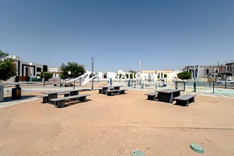 Pozemek v Abu Dhabi, SAE 753 m² Č.: 629848 - fotografie 10