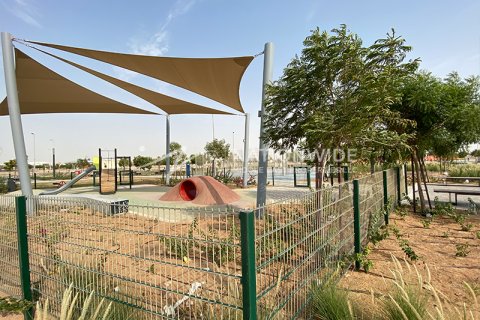 Pozemek v Abu Dhabi, SAE 753 m² Č.: 629848 - fotografie 2