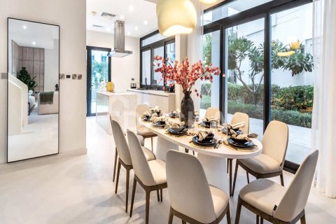 Vilă de vânzare în Palm Jumeirah, Dubai, EAU 5 dormitoare, 303 mp.  №714812 - poză 8