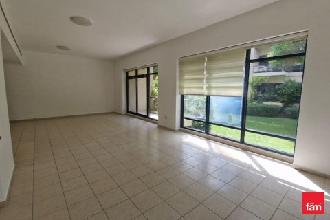 آپارتمان برای اجاره در Dubai، امارات متحده عربی 4 خوابه ، 215.8 متر مربع ، شماره 710700 - تصویر 4