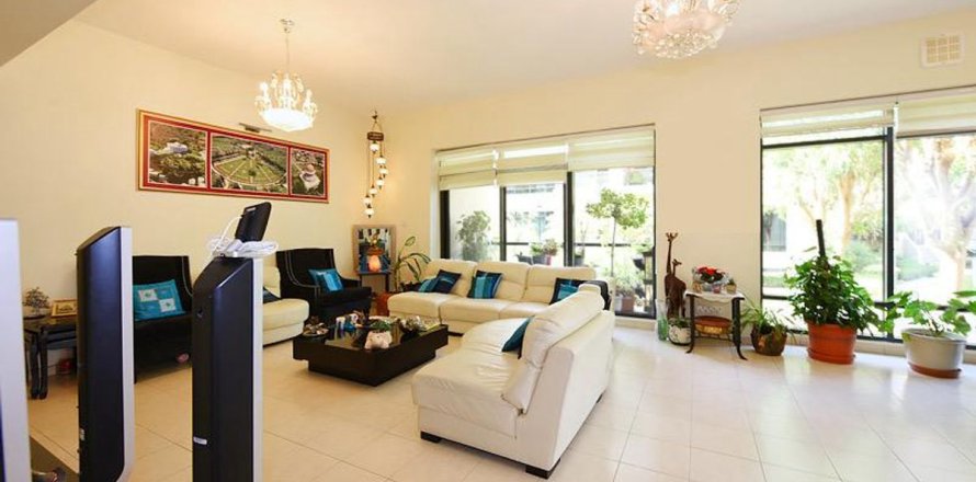 Lakás itt: Dubai, EAE, 4 hálószoba, 215.8 m², azonosító: 710700