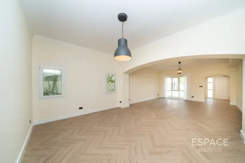 Villa in Meadows, Dubai, UAE 4 bedrooms, 373 sq.m. № 650217 - photo 5