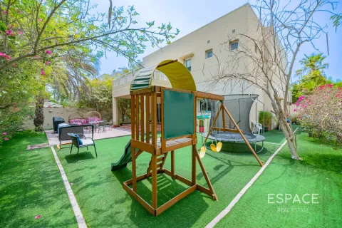 فيلا للإيجار في Meadows، دبي، الإمارات العربية المتحدة 4 غرفة نوم ، 373 متر مربع ، رقم 650217 - صورة 15