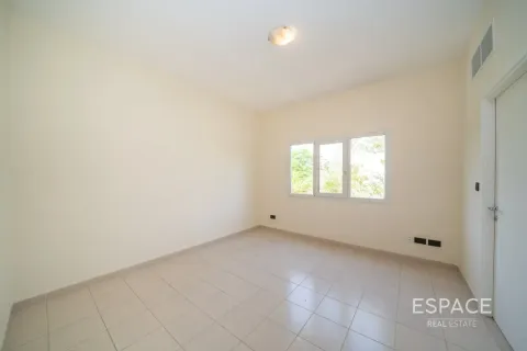 Villa in Meadows, Dubai, UAE 4 bedrooms, 373 sq.m. № 650217 - photo 14