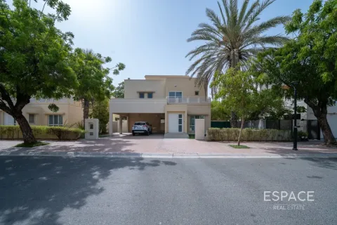Villa in Meadows, Dubai, UAE 4 bedrooms, 373 sq.m. № 650217 - photo 3