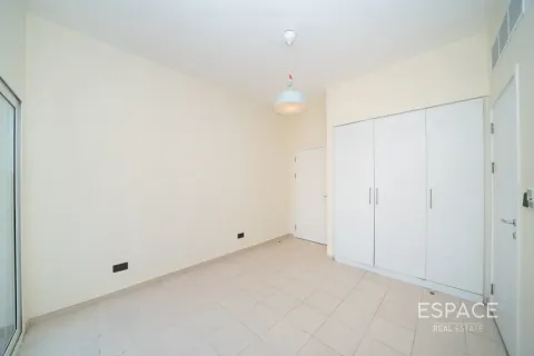 Villa in Meadows, Dubai, UAE 4 bedrooms, 373 sq.m. № 650217 - photo 11
