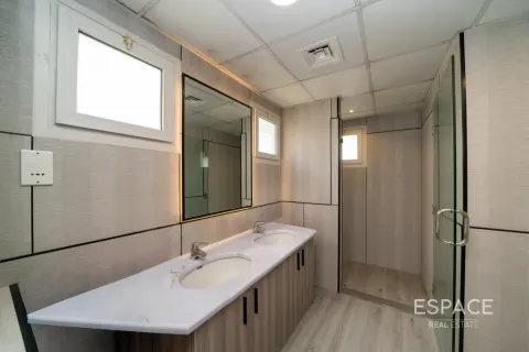 Villa in Meadows, Dubai, UAE 4 bedrooms, 373 sq.m. № 650217 - photo 17