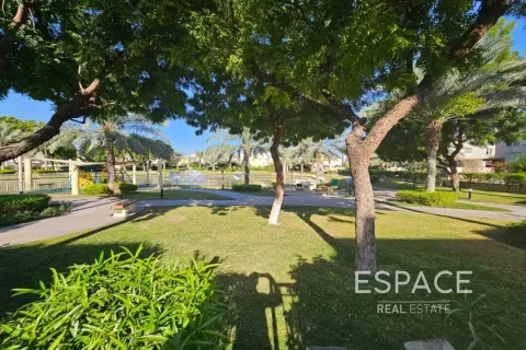 Townhouse in The Springs, Dubai, UAE 3 bedrooms, 245 sq.m. № 650218 - photo 14