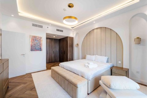 Apartment in Umm Suqeim, Dubai, UAE 3 bedrooms, 171 sq.m. № 707731 - photo 19