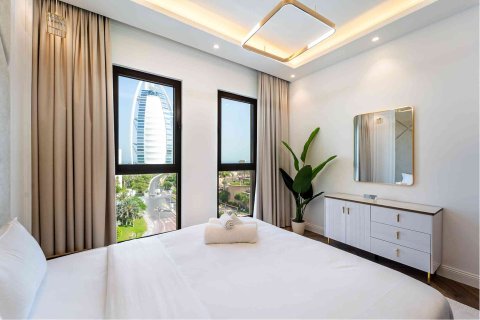 Apartment in Umm Suqeim, Dubai, UAE 3 bedrooms, 171 sq.m. № 707731 - photo 12