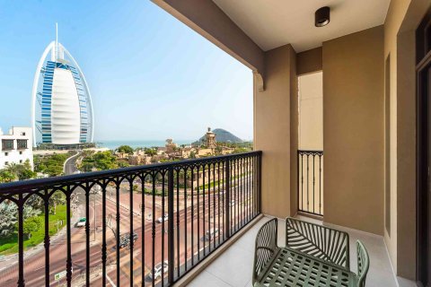 Apartment in Umm Suqeim, Dubai, UAE 3 bedrooms, 171 sq.m. № 707731 - photo 23