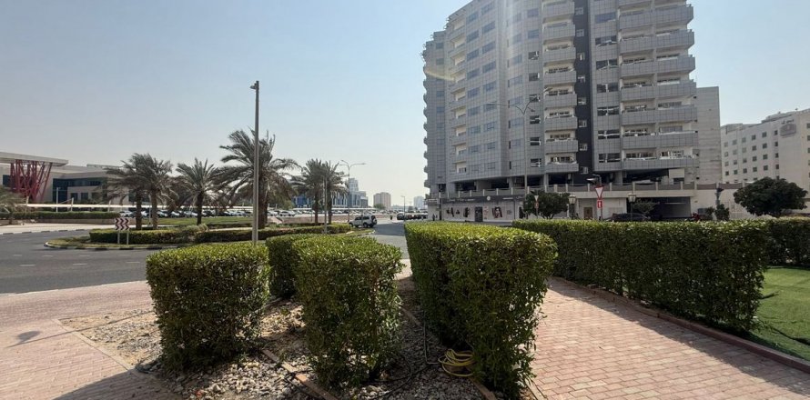 Shop i Dubai, UAE 58.9 kvm № 640244