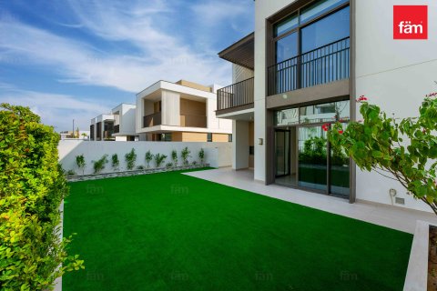 Villa in vendita a Al Furjan, Dubai, EAU 4 camere da letto, 367.5 mq. № 644761 - foto 1