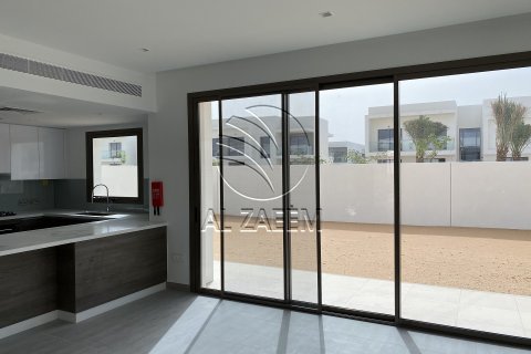 Vila na Yas Island, Abu Dhabi, SAE 4 spálne, 450 m2 č. 662785 - Fotografia 4
