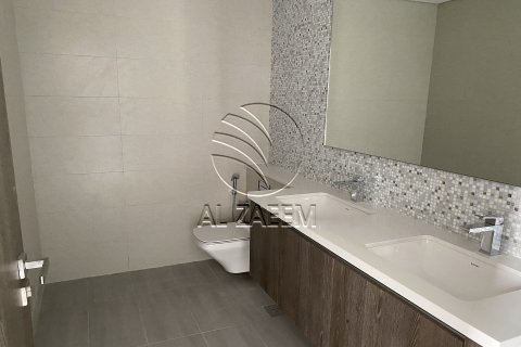 Vila na Yas Island, Abu Dhabi, SAE 4 spálne, 450 m2 č. 662785 - Fotografia 13