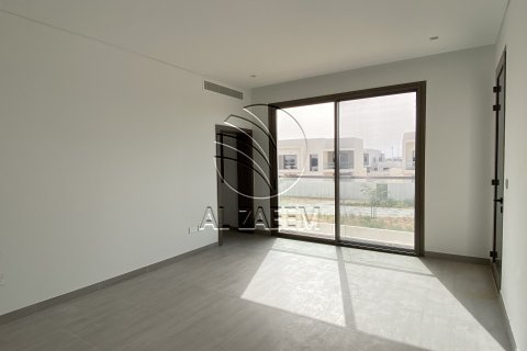 Vila na Yas Island, Abu Dhabi, SAE 4 spálne, 450 m2 č. 662785 - Fotografia 8