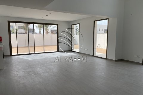 Vila na Yas Island, Abu Dhabi, SAE 4 spálne, 450 m2 č. 662785 - Fotografia 2
