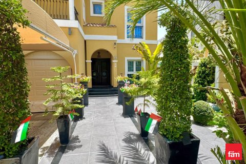 ویلا در Dubai ، امارات متحده عربی 4 خوابه ، 569.5 متر مربع.  شماره 715417